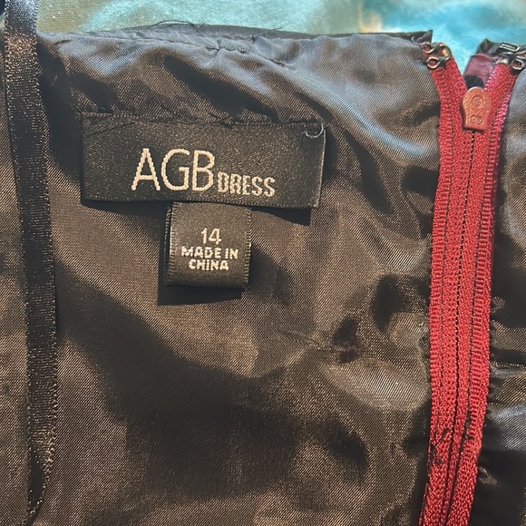 AGB strapless dress 14 burgundy colour with polka dots and black sash - Picture 3 of 4